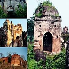 पलामू किला जहां की दीवारों से आज भी सुनाई देती है, घोंडों की टाप व किसी के चलने की आहट……