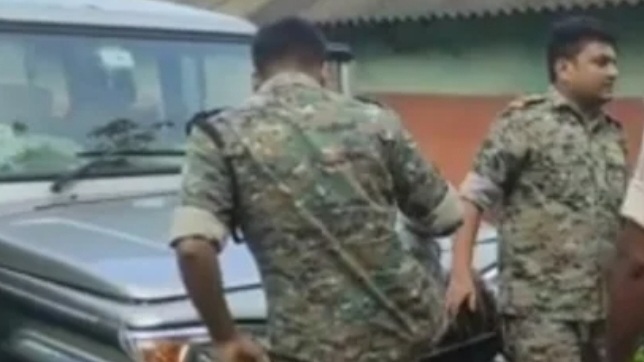 जमशेदपुर में मवेशी तस्करी का खुलासा: बोलेरो से मिले तीन मृत बैल, एक गंभीर हालत में ज़िंदा