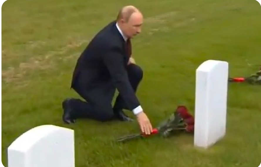 ट्रंप से मुलाक़ात के बाद पुतिन ने अलास्का में सोवियत पायलटों को दी श्रद्धांजलि