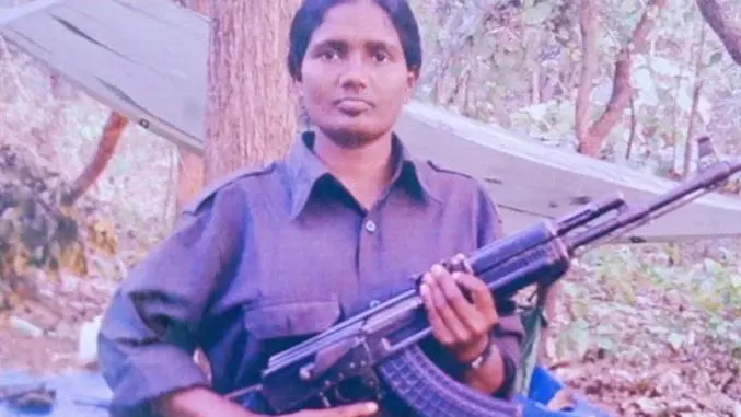 25 साल जंगल में, AK-47 से खेत की हँसिया तक : पहली महिला माओवादी मिलिट्री कमांडर शम्बाला देवी की कहानी