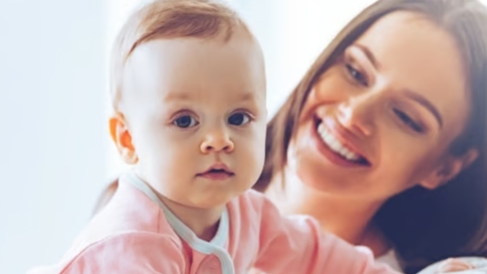 6 महीने के बच्चे की देखभाल और परवरिश: जानें क्या है सही तरीका