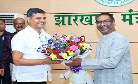 झारखंड सरकार ने आईएएस अविनाश कुमार को सौंपी मुख्य सचिव की जिम्मेदारी: सीतामढ़ी के बेटे ने छुआ प्रशासनिक शिखर